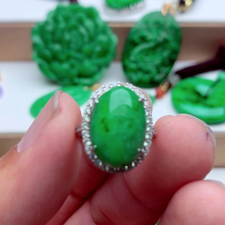 翡翠未镶嵌戒指戒指