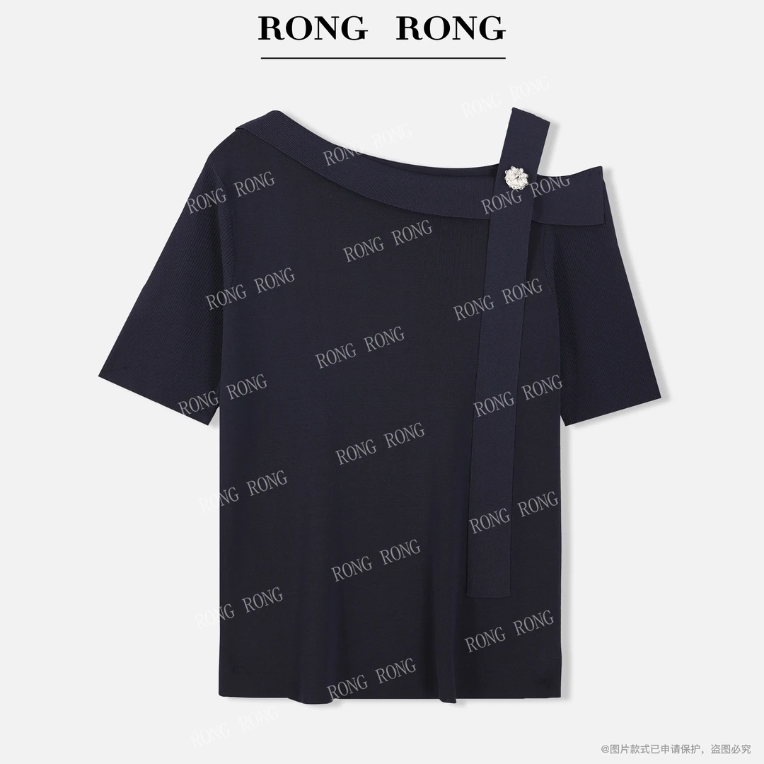 溶溶J【赫本日记】RONGRONG一字领斜肩撞色条纹冰丝针织上衣9830