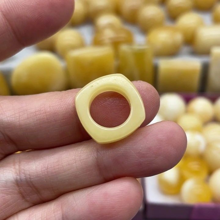 未镶嵌琥珀裸石蜜蜡
