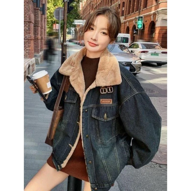 2025新款秋冬季羊羔毛外套加绒加厚今年流行保暖棉服牛仔派克服女