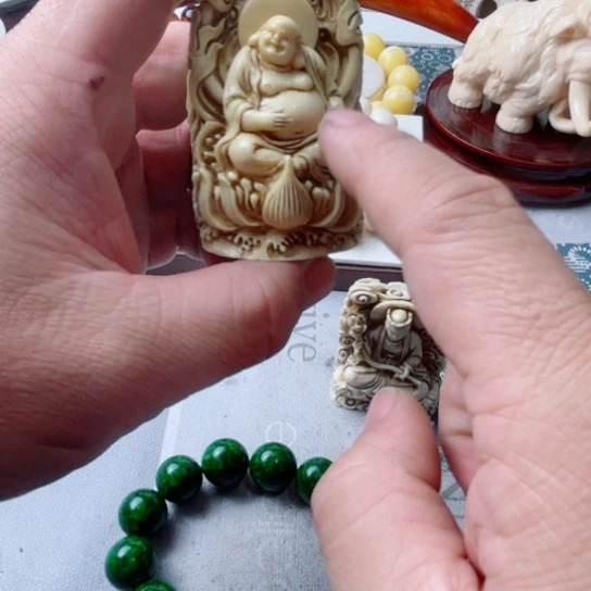 短毛白色大肚子吊坠