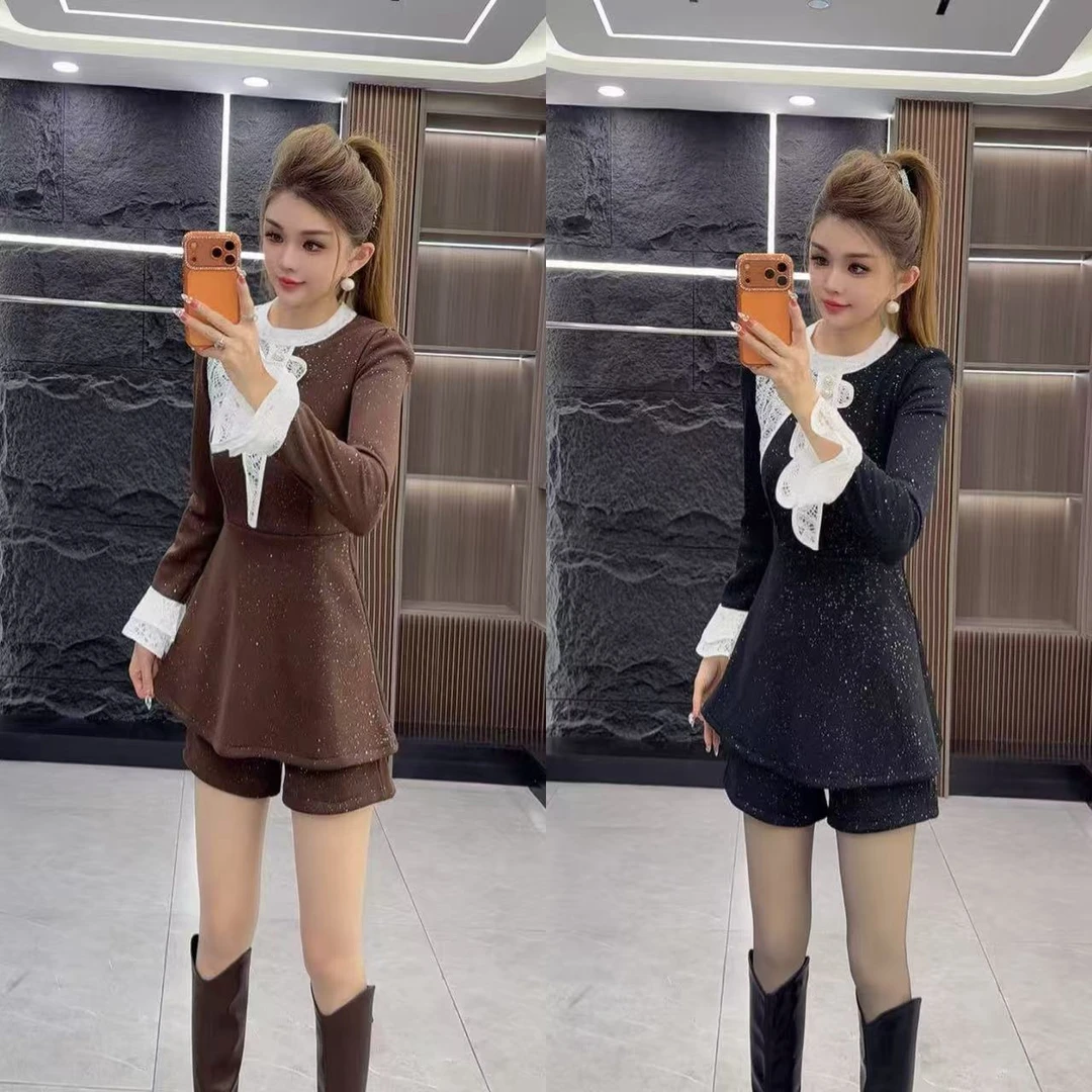 冬季6071 加绒气质满天星拼接收腰喇叭袖上衣 加 短裤 两件套