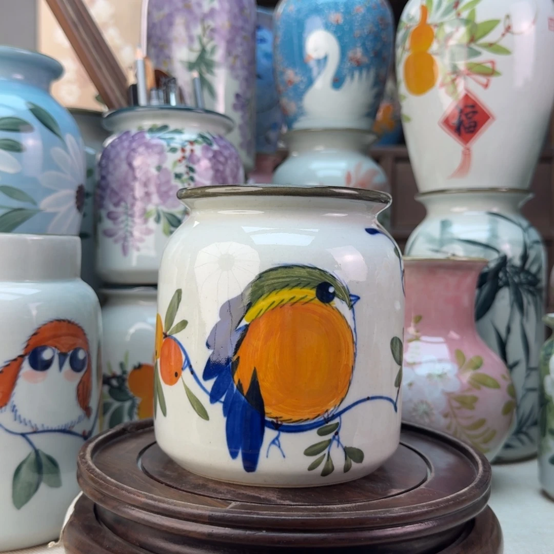 景德镇纯手绘陶瓷花瓶