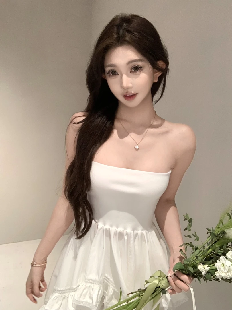 Yucii 设计感不规则抹胸半裙两穿女春花边拼接设计感上衣