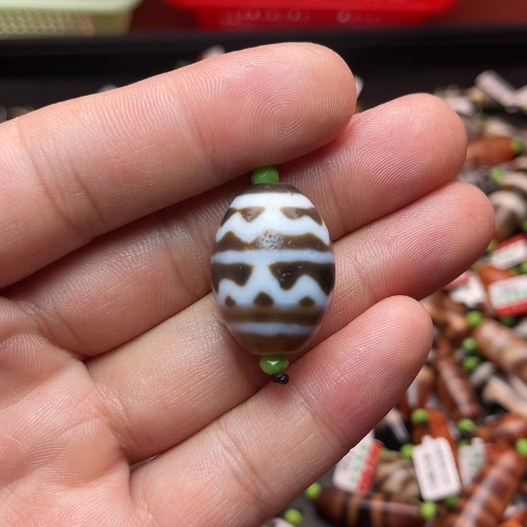 玛瑙/玉髓未镶嵌珠宝半成品金**光