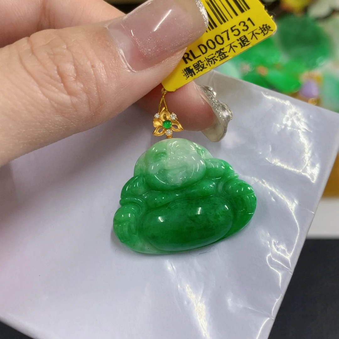 翡翠18K金镶嵌颈饰