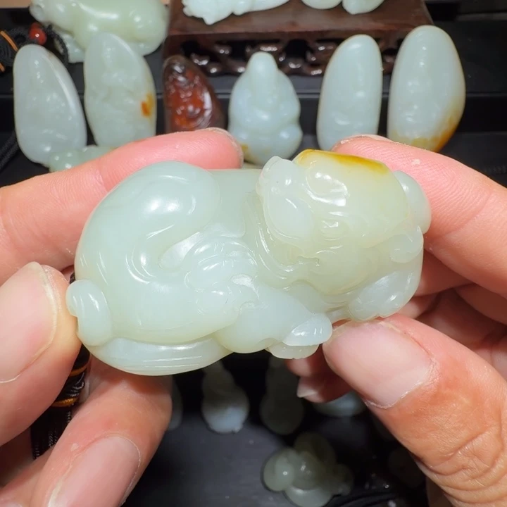 和田玉未镶嵌颈饰淄***子