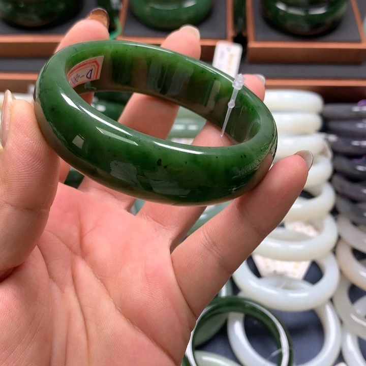 【闪购商品】未镶嵌手镯和田玉（碧玉）