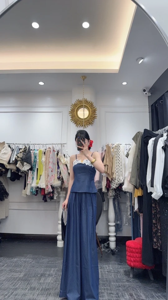 大气元（套装）2025新款设计款法式性感绣花吊带➕显瘦阔腿裤套装