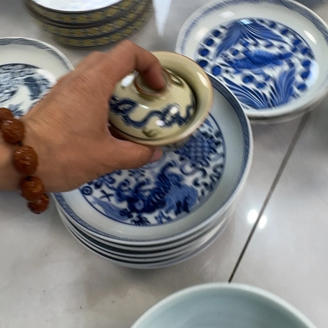 陶摆件釉里金如意穿花龙两才盖碗
