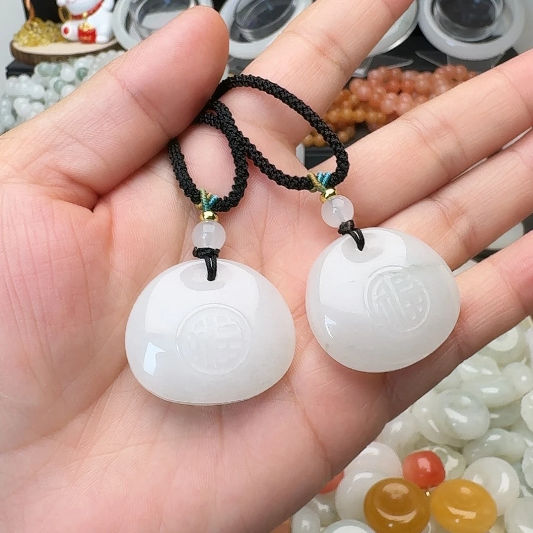 石英质玉未镶嵌颈饰福袋子