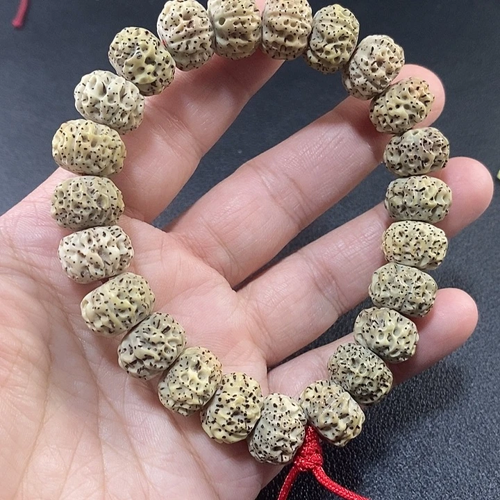 星月菩提吊坠雕刻大金刚手串