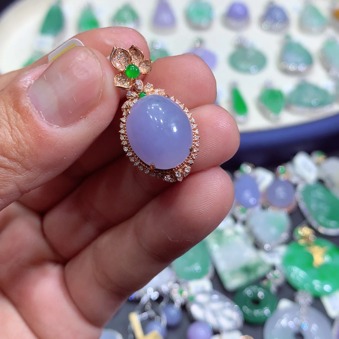 翡翠吊坠(赠链)18K金镶嵌