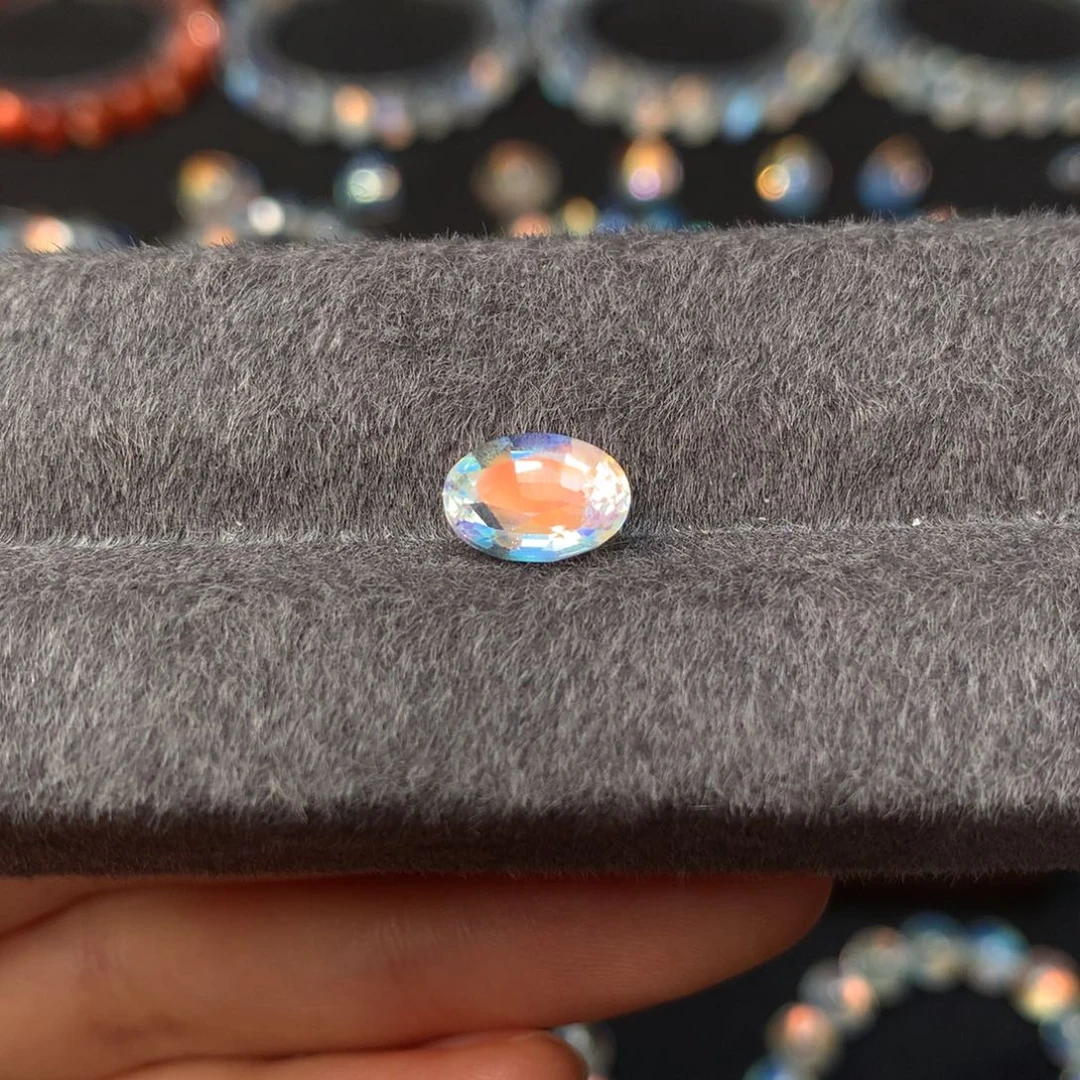 未镶嵌裸石月光石