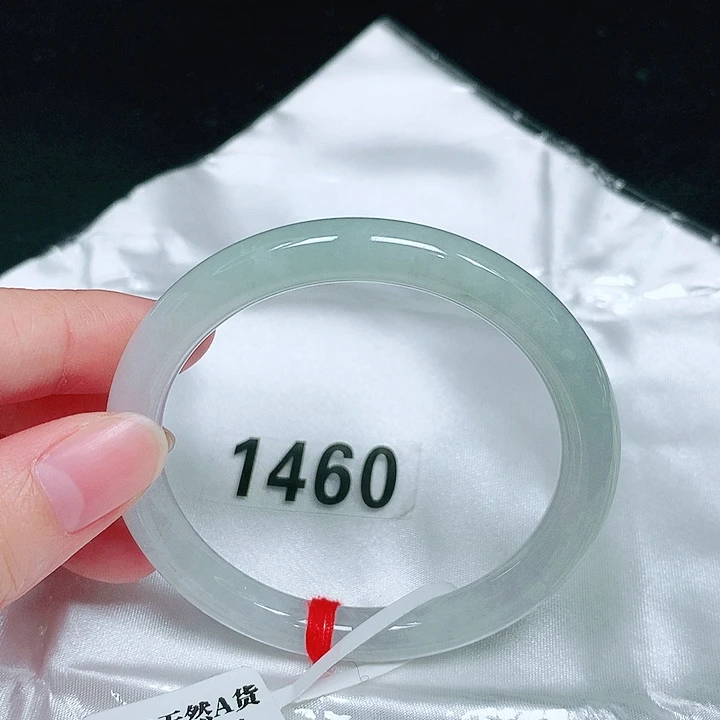 翡翠未镶嵌手镯（圆镯）