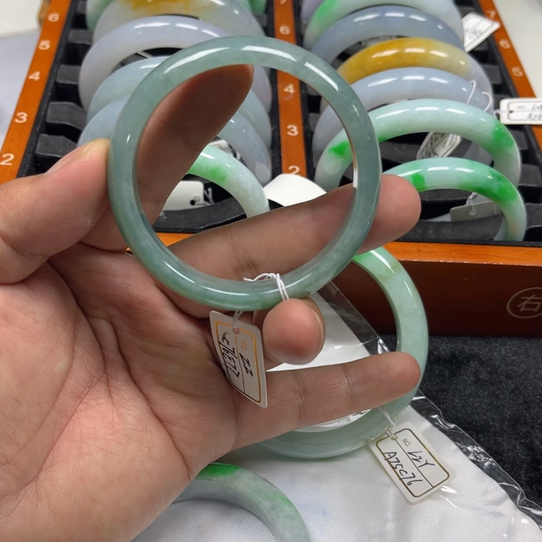 翡翠手镯（开口镯）未镶嵌