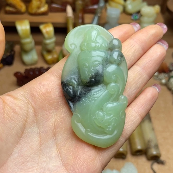 蛇纹石玉未镶嵌颈饰