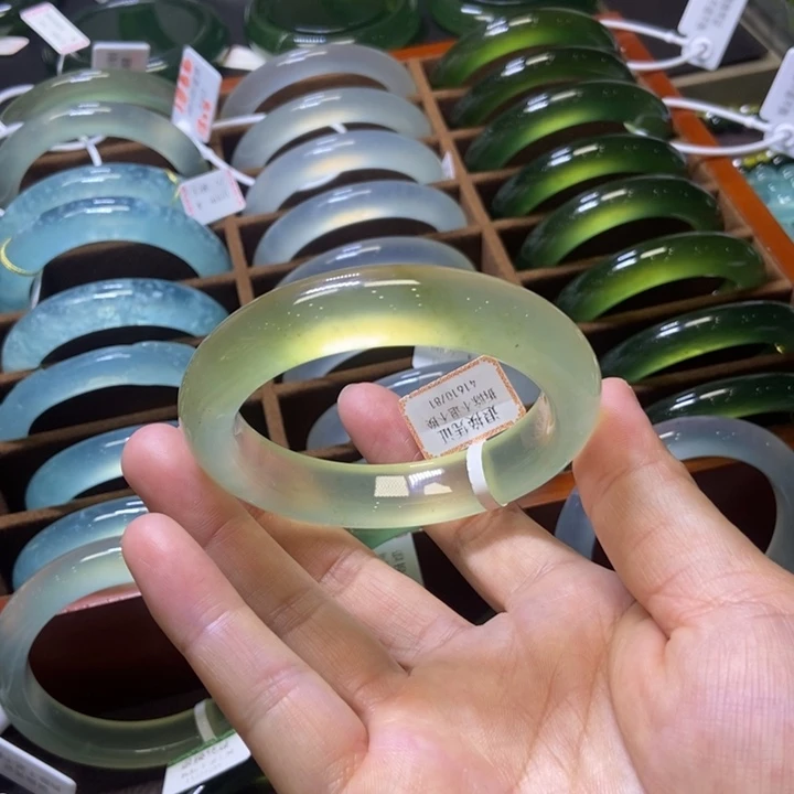 蛇纹石玉未镶嵌手镯54