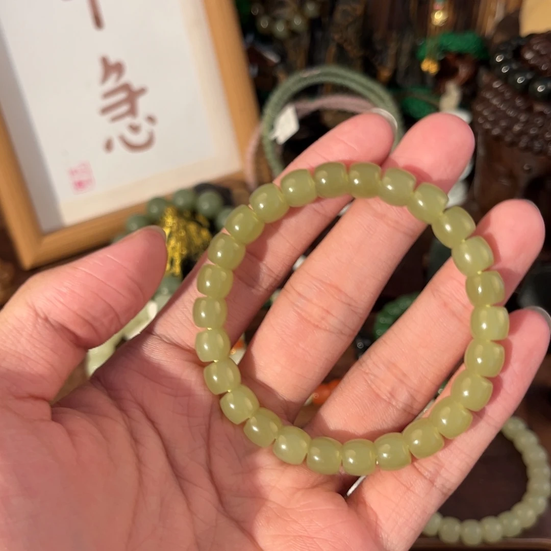 贤***妈和田玉未镶嵌手链
