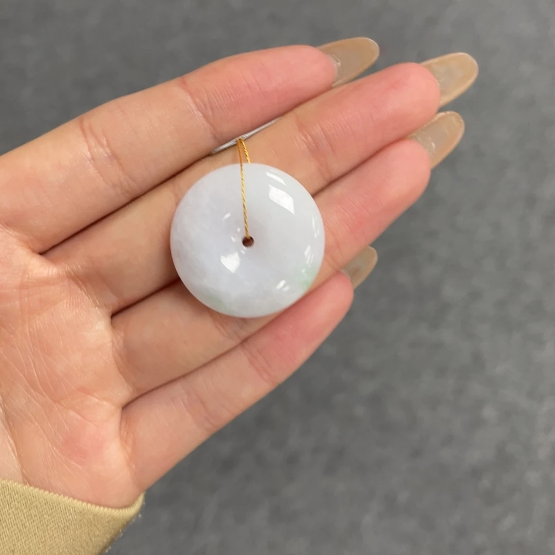 【***】翡翠未镶嵌颈饰平安扣