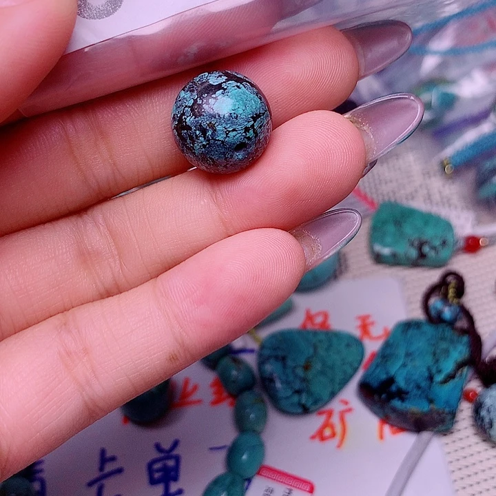 绿松石未镶嵌珠宝奇石