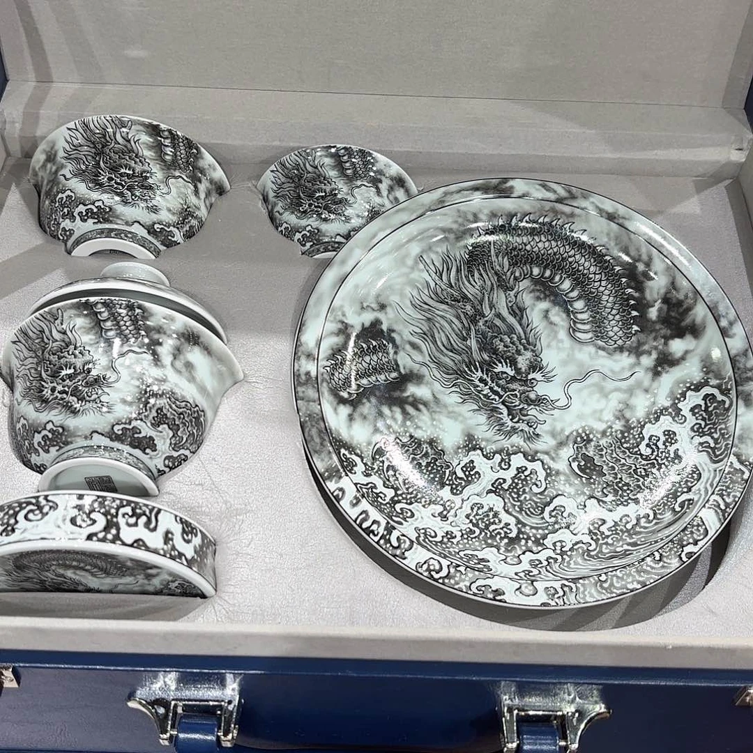 瓷片景德镇瓷器精品陈列