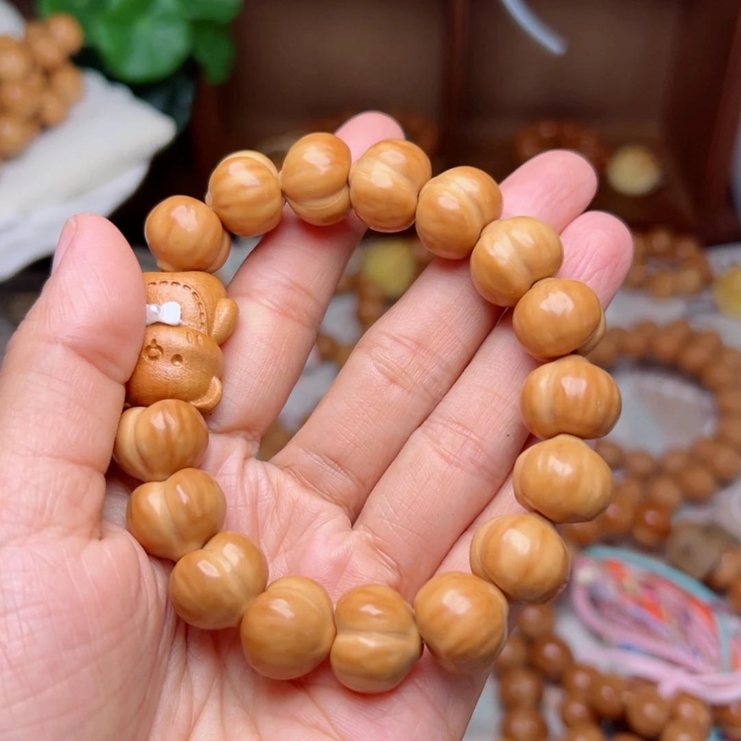猴头核桃吊坠屁桃手串