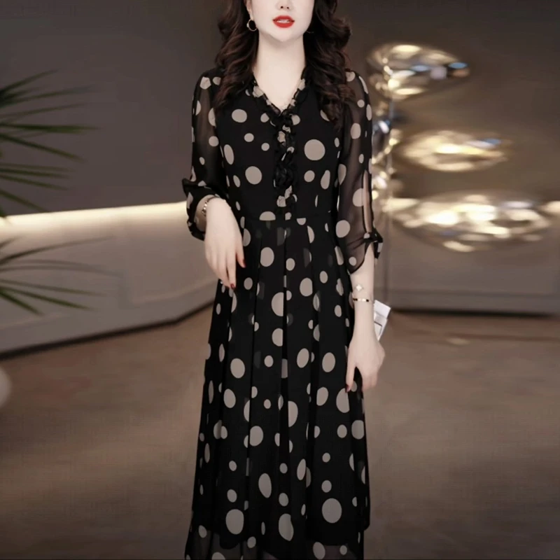 早秋轻奢洋气波点遮肚裙子女装爆款2025新款高级感显瘦气质连衣裙