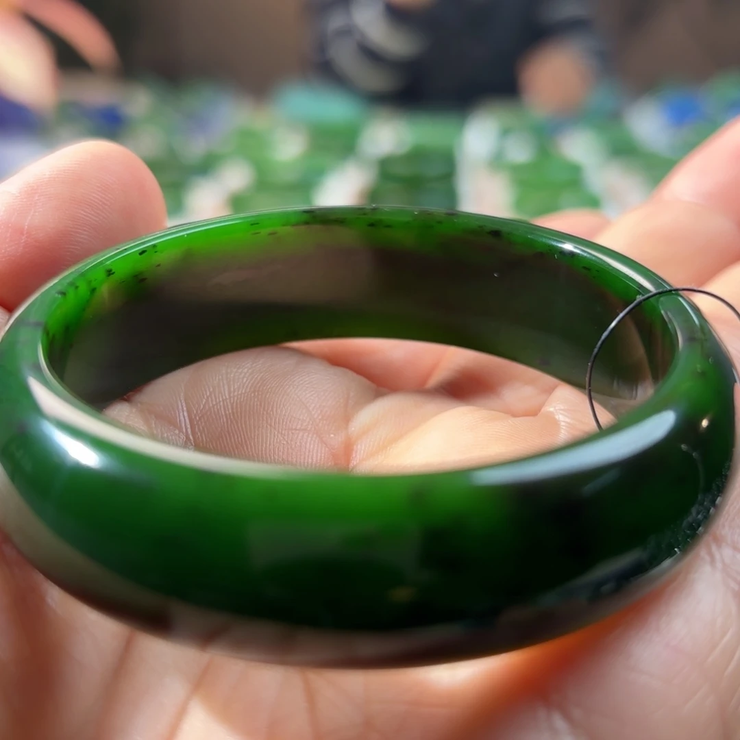 未镶嵌手镯和田玉（碧玉）