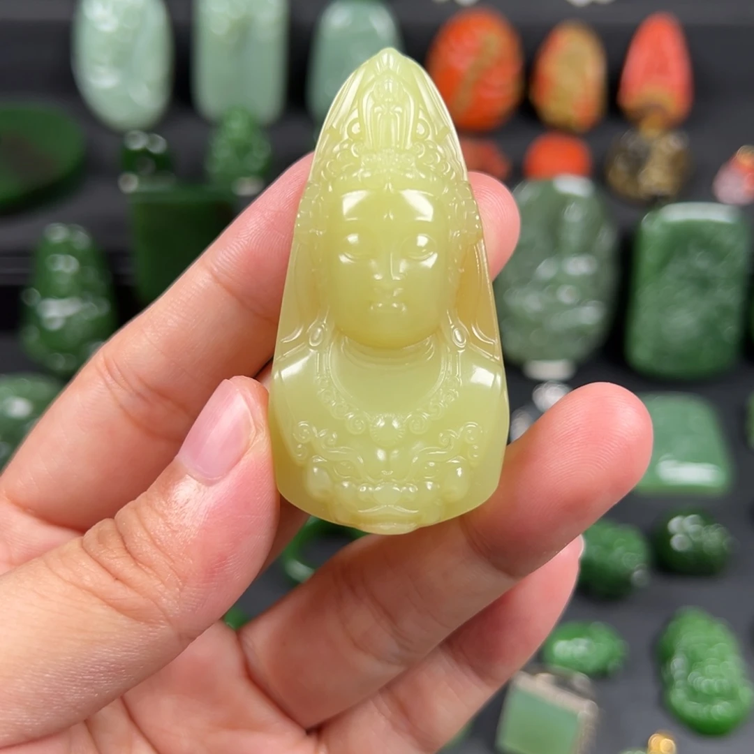 未镶嵌和田玉（黄玉）挂件