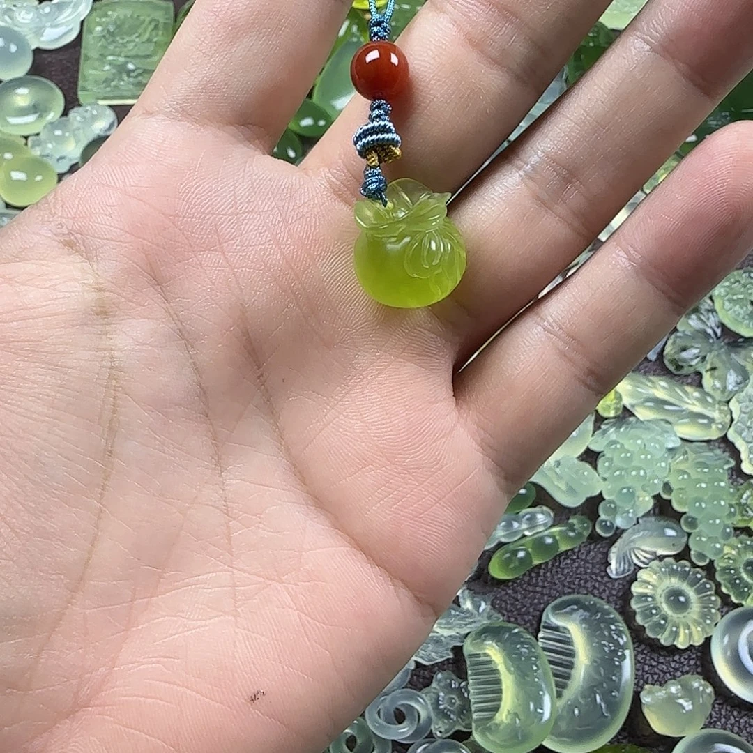 蛇纹石玉未镶嵌岫玉吊坠