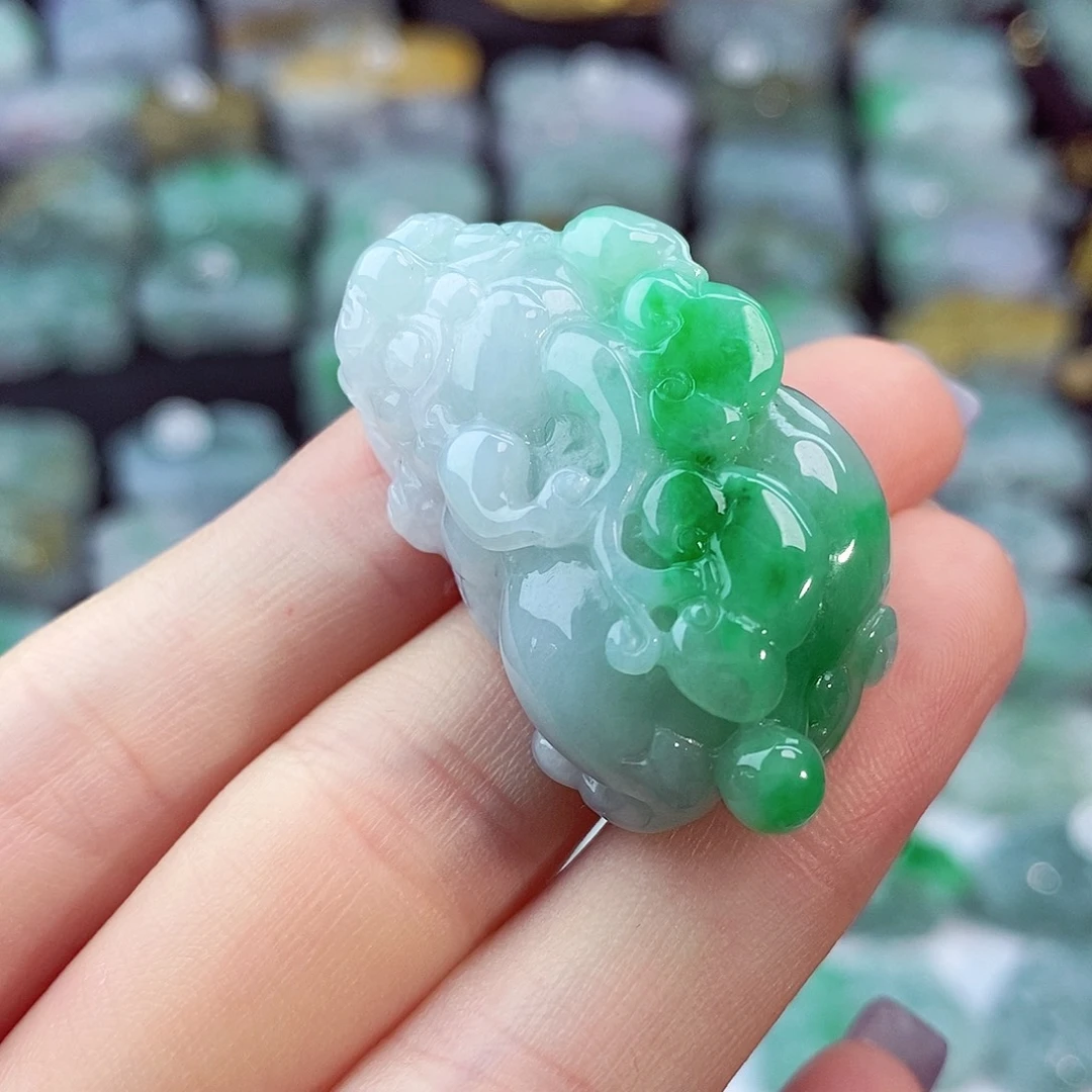 颈饰未镶嵌翡翠天然