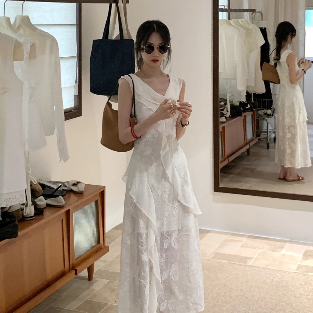 韩系白色重工绣花荷叶边连衣裙女2025夏新轻奢收腰气质长裙