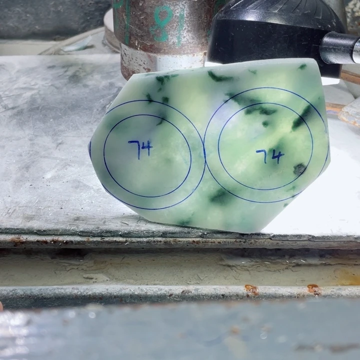 无****定制翡翠未镶嵌手镯虎虎珠宝手镯定制
