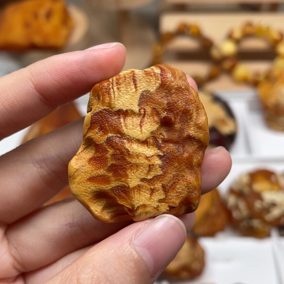 琥珀未镶嵌珠宝奇石