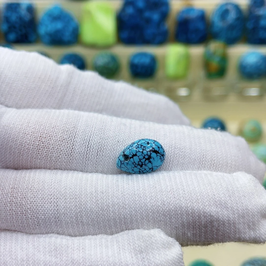 未镶嵌绿松石颈饰