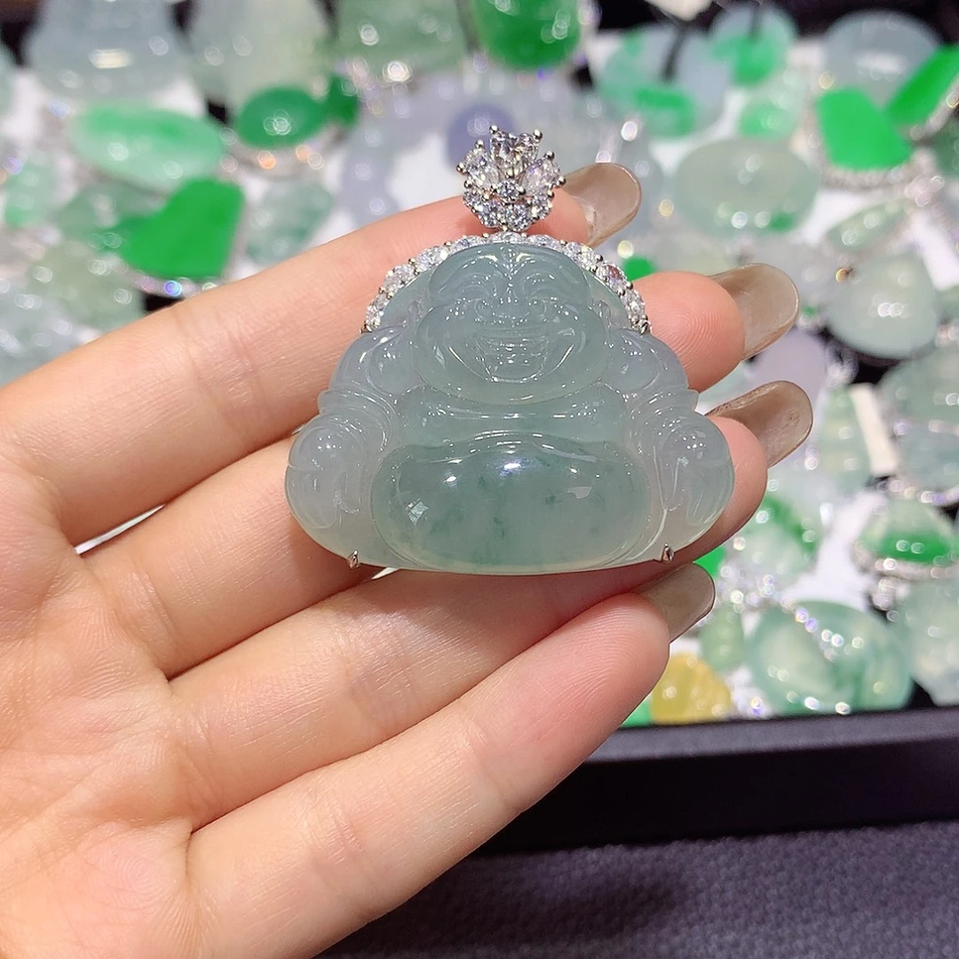 翡翠18K金镶嵌颈饰佛