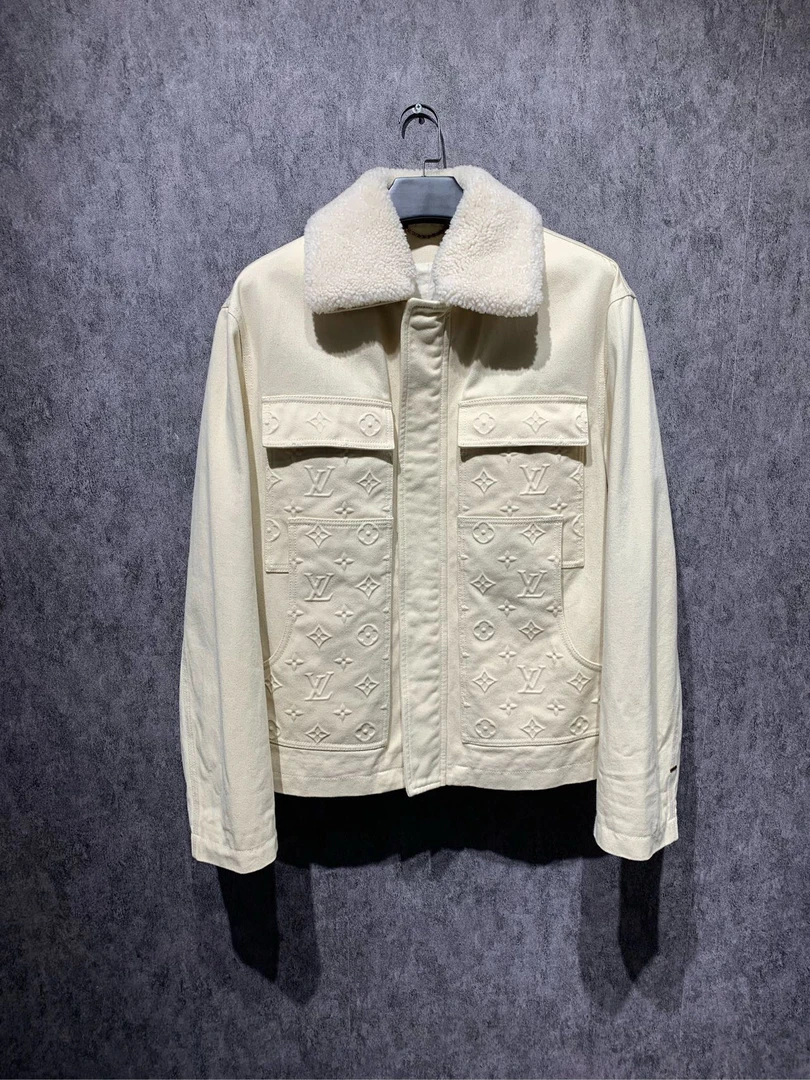 99新  【Lv】浮雕满印夹克/50码 /Y10104137