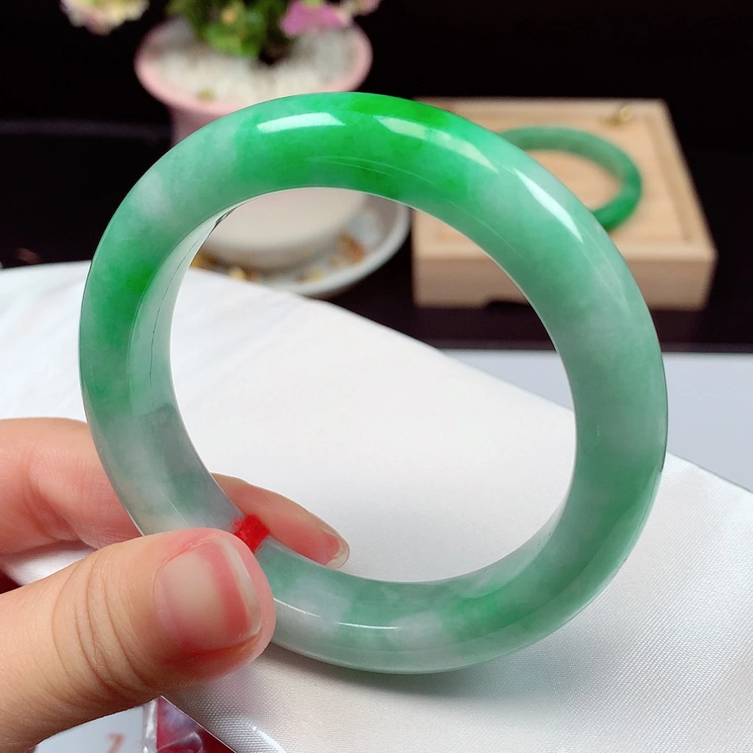 翡翠未镶嵌手镯1903