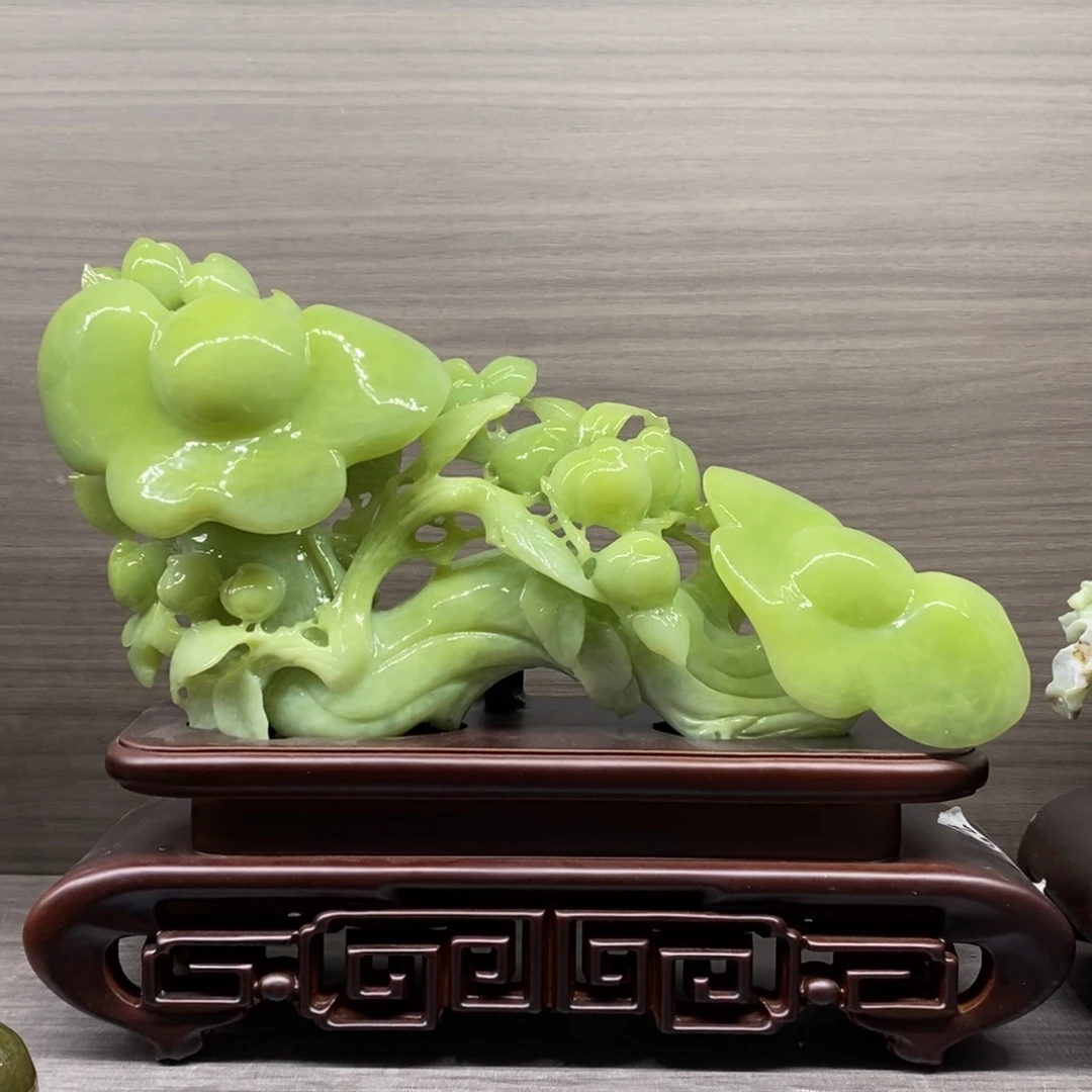 蛇纹石玉未镶嵌珠宝奇石