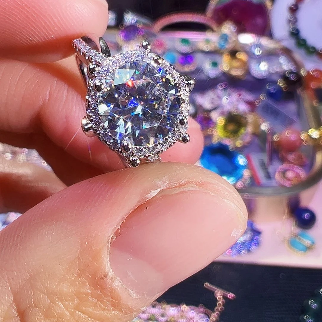 非金属莫桑石喜**?