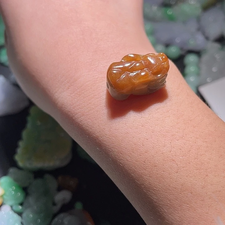 颈饰未镶嵌翡翠天