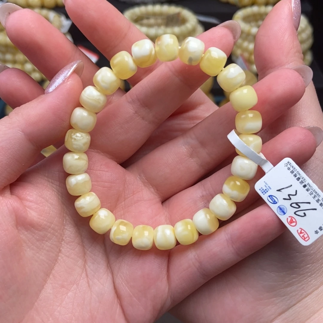 蜜蜡未镶嵌珠宝奇石卡