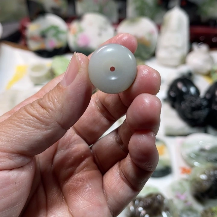 独山玉未镶嵌颈饰