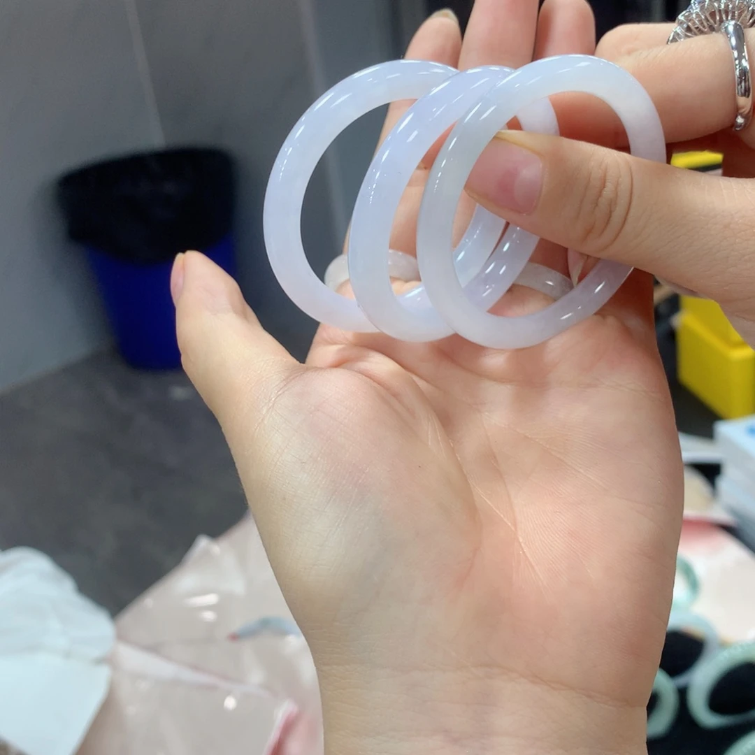 翡翠未镶嵌手镯多样性发1