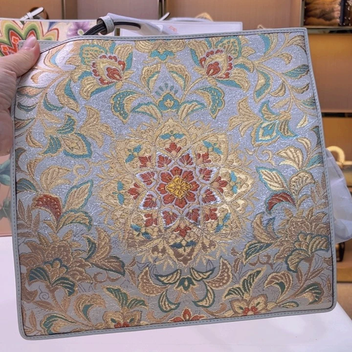 幸***0织绣高定浮力大漏