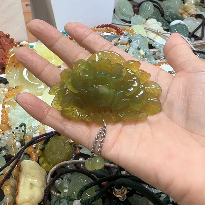 未镶嵌蛇纹石玉吊坠天*