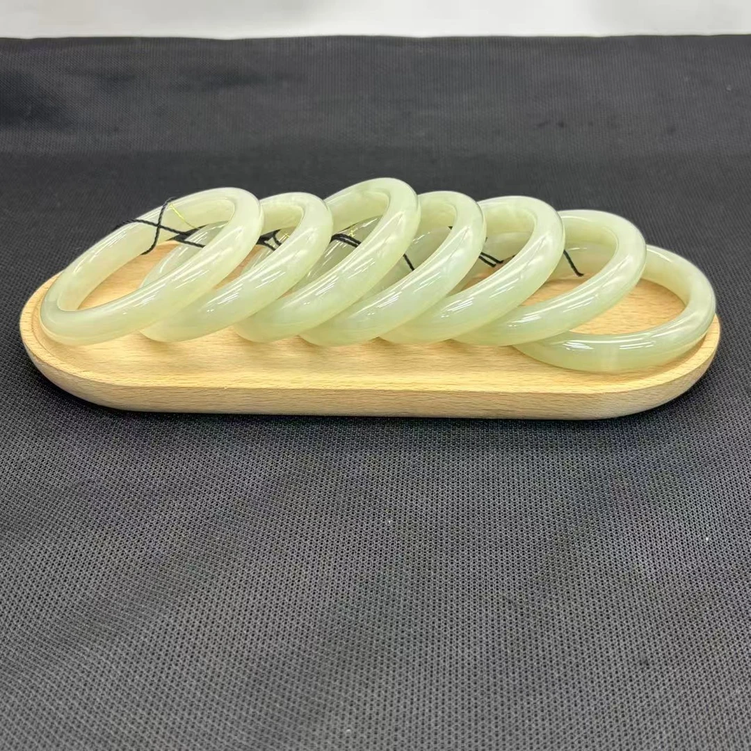 老卢和田玉手镯精美时尚气质款多样性发货其一 7