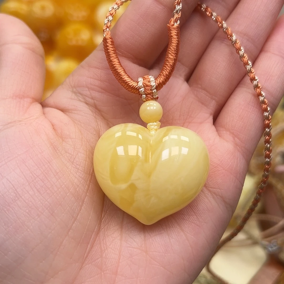 琥珀未镶嵌颈饰蜜蜡