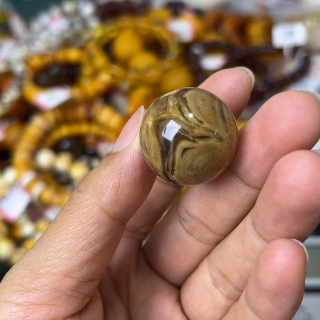 未镶嵌琥珀珠宝奇石260